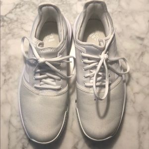 NWOTadidas volleyball/ basketball court shoes